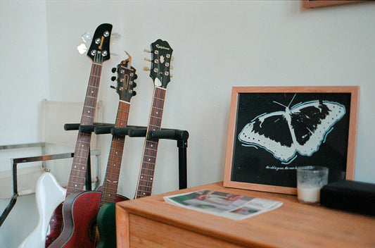 Master the Art of Selling Customized Painted Guitars