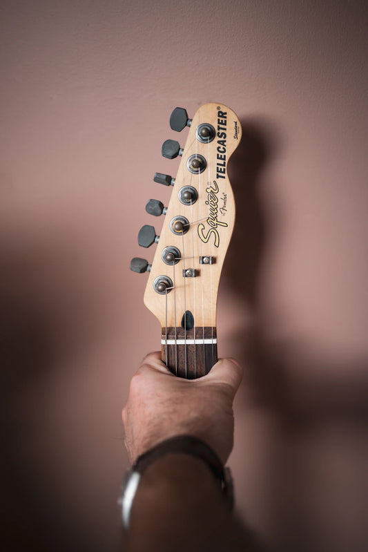 The Art of Personalization in Modern Guitar Making
