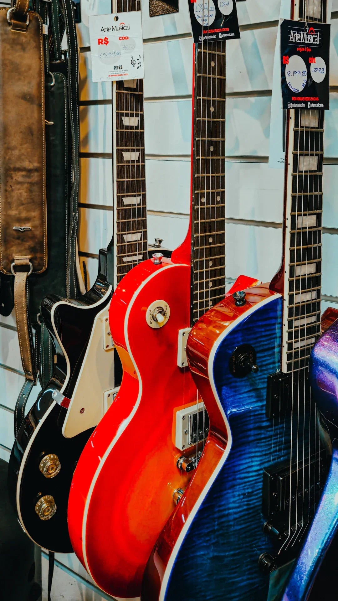Exceptional Electric Guitars for Modern Musicians - Mythic Guitar Company